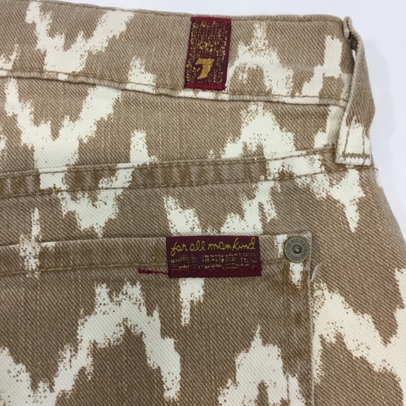 NWT 7 For All Mankind mid-rise raw hem shorts size 28 - Picture 3 of 8